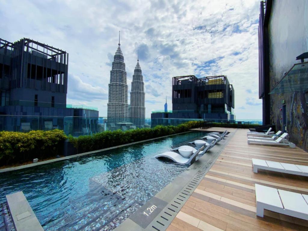 Star Holiday Sky Pool Klcc كوالالمبور المظهر الخارجي الصورة