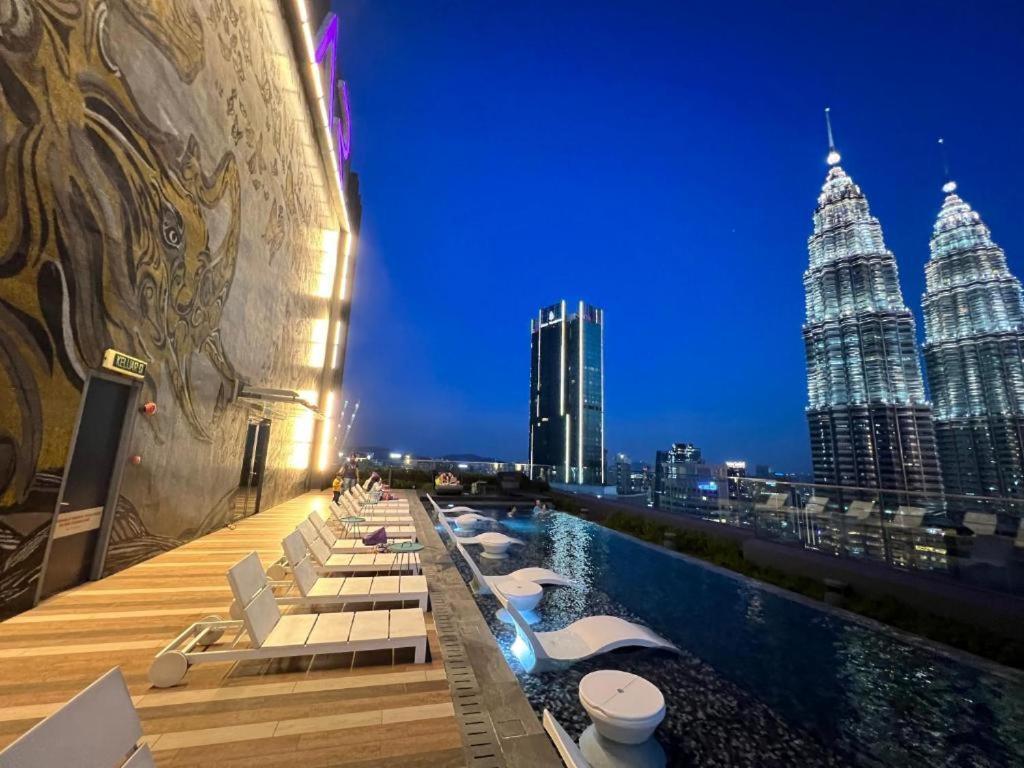 Star Holiday Sky Pool Klcc كوالالمبور المظهر الخارجي الصورة