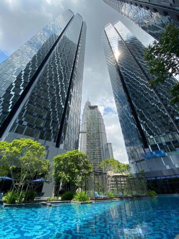 Star Holiday Sky Pool Klcc كوالالمبور المظهر الخارجي الصورة
