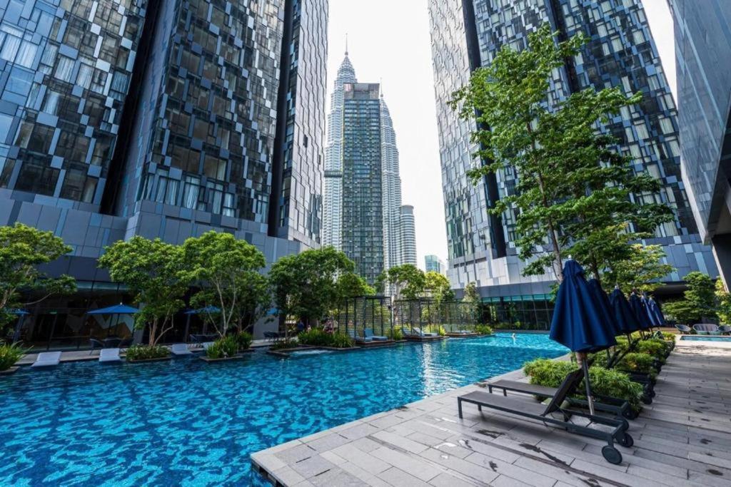 Star Holiday Sky Pool Klcc كوالالمبور المظهر الخارجي الصورة