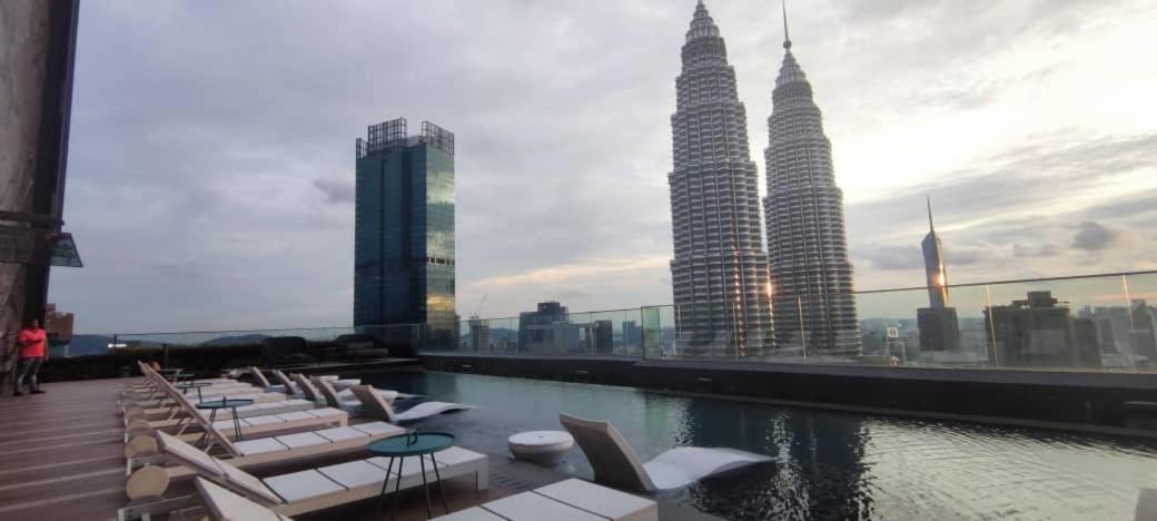 Star Holiday Sky Pool Klcc كوالالمبور المظهر الخارجي الصورة
