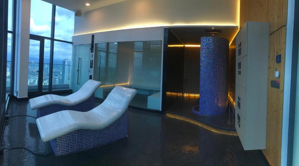 Star Holiday Sky Pool Klcc كوالالمبور المظهر الخارجي الصورة