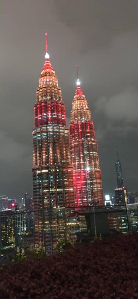Star Holiday Sky Pool Klcc كوالالمبور المظهر الخارجي الصورة