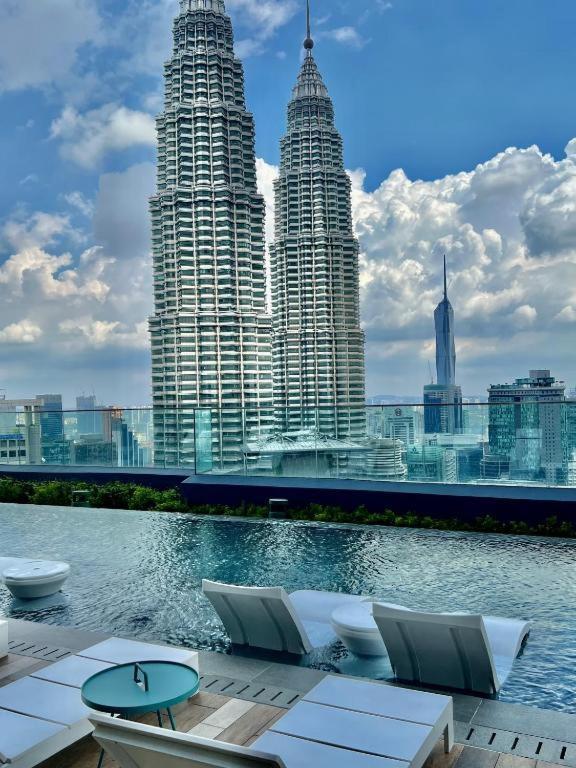 Star Holiday Sky Pool Klcc كوالالمبور المظهر الخارجي الصورة
